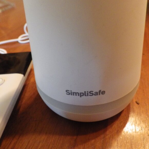 Simply Safe Base Station Speaker and Keypad - Picture 4 of 5